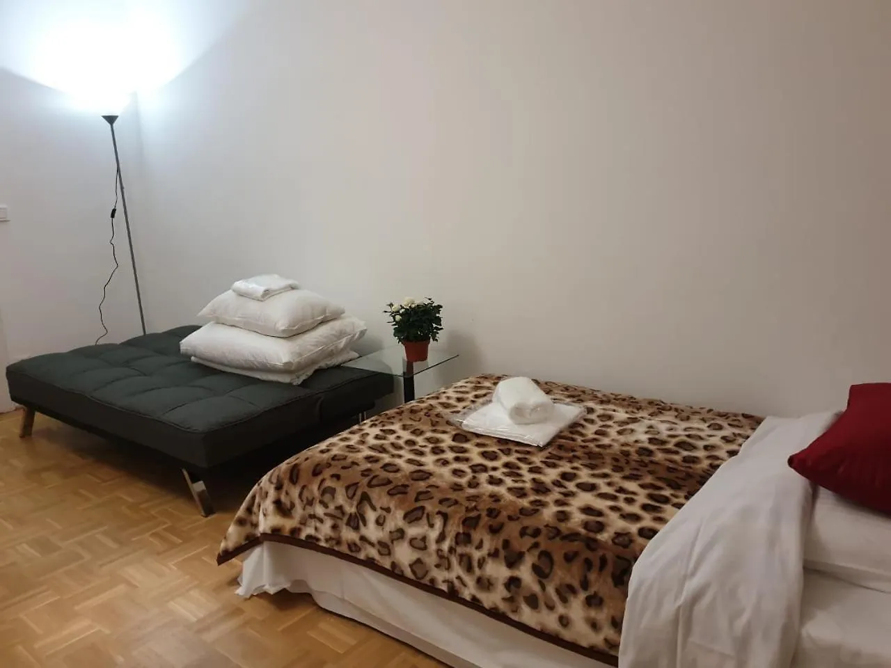 Ea Hotels Vienna 0*,